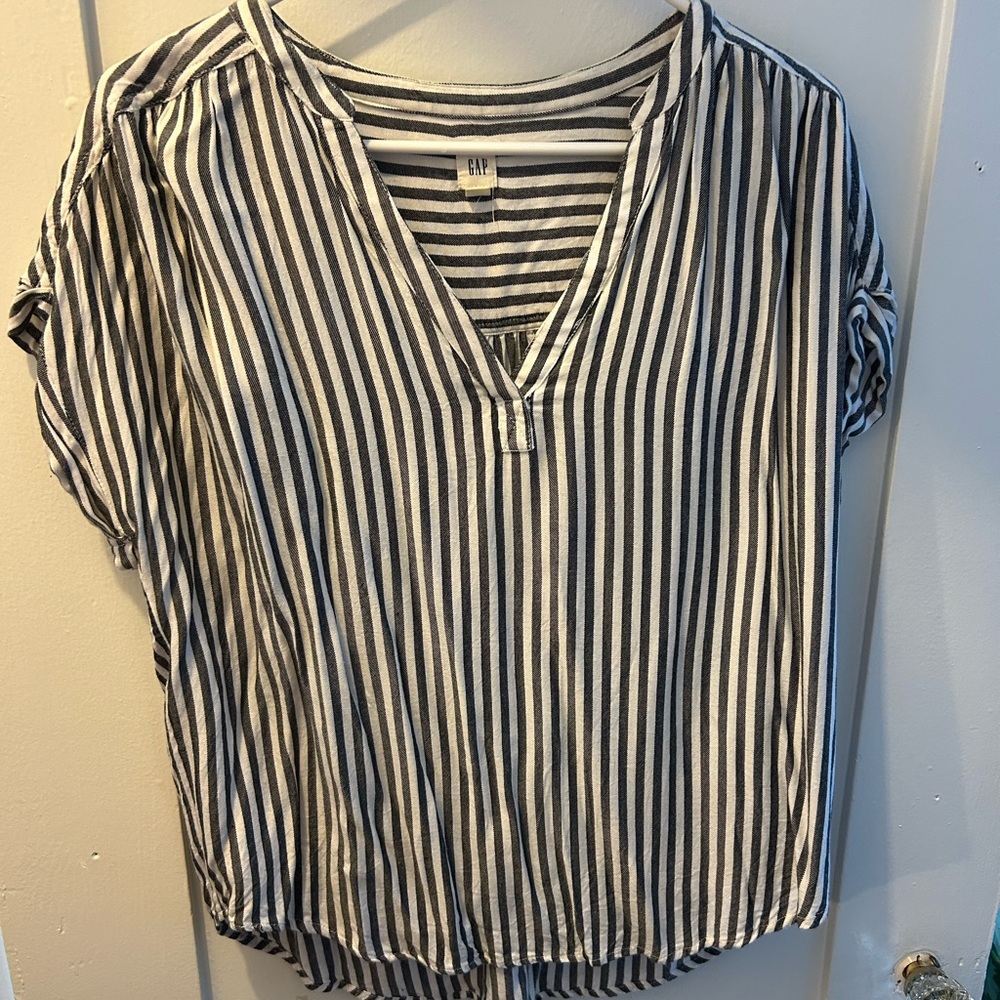 GAP Women's V-Neck Striped Blouse - Black and White